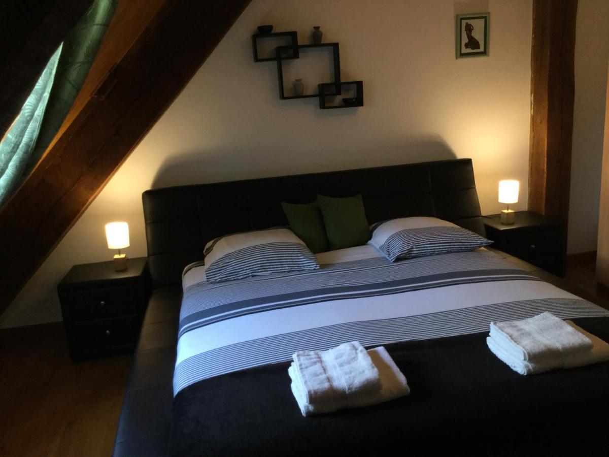 Domaine Du Mas Naut Bed and Breakfast Conques-en-Rouergue Exteriör bild